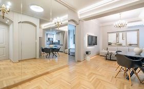 Urban Elegance In Kolonaki